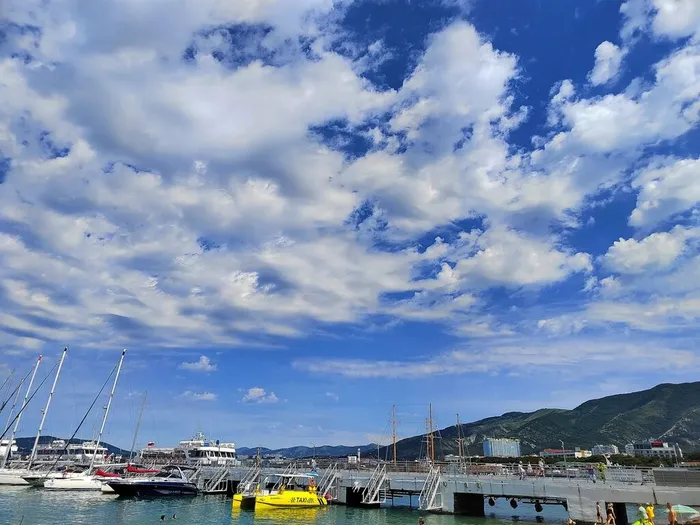 gelendzhik-iyul-more-gory