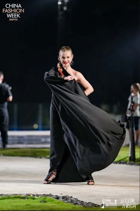 China-Fashion-Week‑2026 (2)